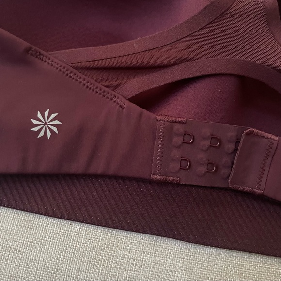 New Athleta advance sports bra burgundy sz 32D NWT high impact adjustable straps - Picture 9 of 11